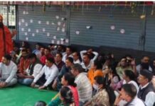 ऋषिकेश,भारी विरोध के बीच तीसरे दिन भी शराब का ठेका बंद अन्तरराष्टीय हिन्दू महासभा के जिला अध्यक्ष ने दिया समर्थन