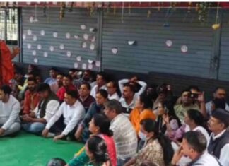 ऋषिकेश,भारी विरोध के बीच तीसरे दिन भी शराब का ठेका बंद अन्तरराष्टीय हिन्दू महासभा के जिला अध्यक्ष ने दिया समर्थन