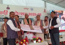 सहारनपुर,प्रदर्शनी में सर्वश्रेष्ठ प्रदर्शन करने वाले विक्रेताओं को राज्य मंत्री जसवंत सैनी द्वारा किया गया सम्मानित