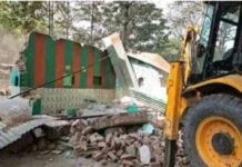 हरिद्वार ,सरकारी जमीन पर बनी अवैध दरगाह पर चला प्रशासन का बुलडोजर