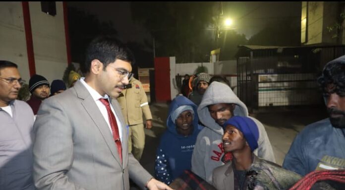 सहारनपुर ,शीतलहर और ठंड को लेकर जिलाधिकारी सजग, देर रात निकले निरीक्षण पर, रैन बसेरों में देखी व्यवस्थाएं