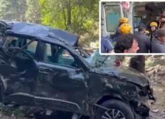 उत्तराखंड, कैंची धाम के पास सड़क हादसा तीन की मौत चार घायल