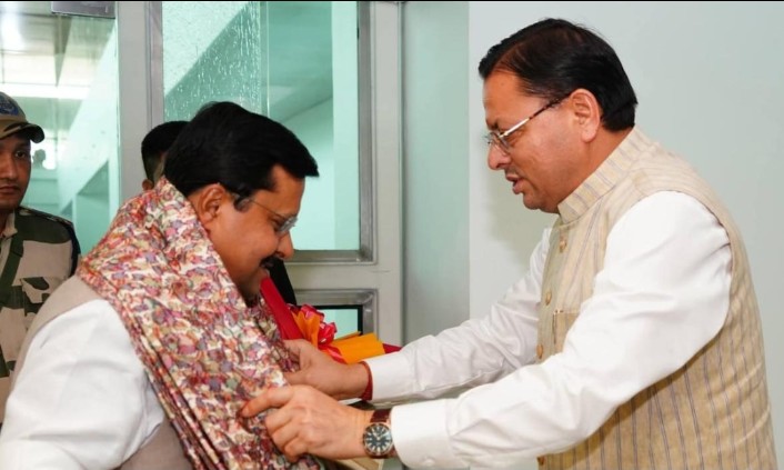 देहरादून पहुंचे बीजेपी के राष्ट्रीय अध्यक्ष नितिन नवीन, एयरपोर्ट पर हुआ भव्य स्वागत